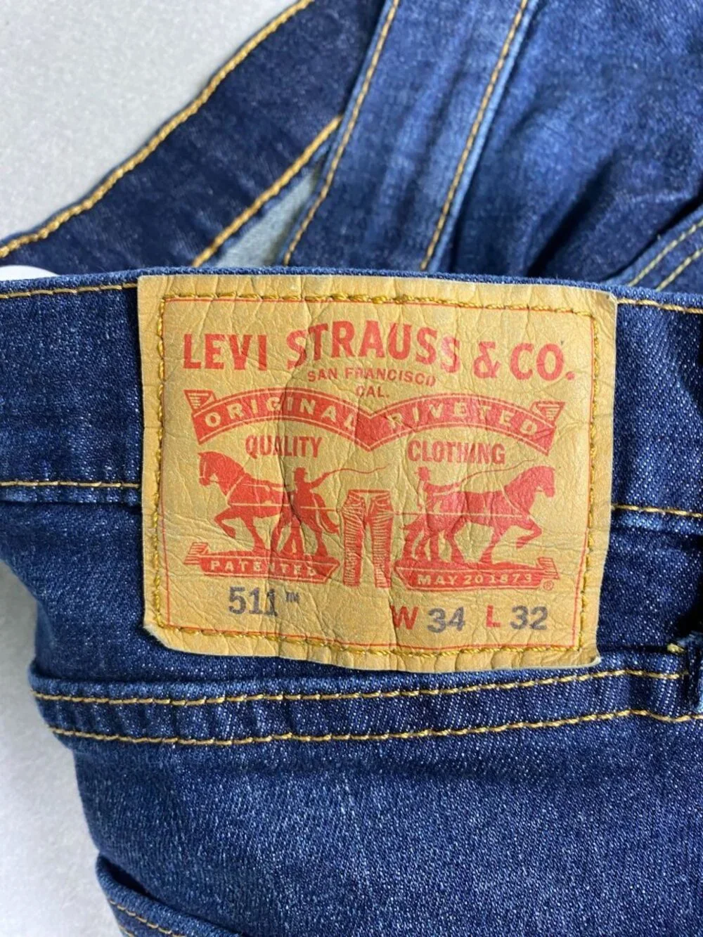 Levis 511 Mens Jeans W34 L32 Medium Wash Denim Straight Leg